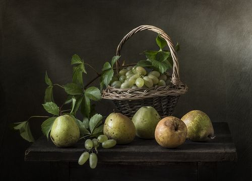 Виноград и груши