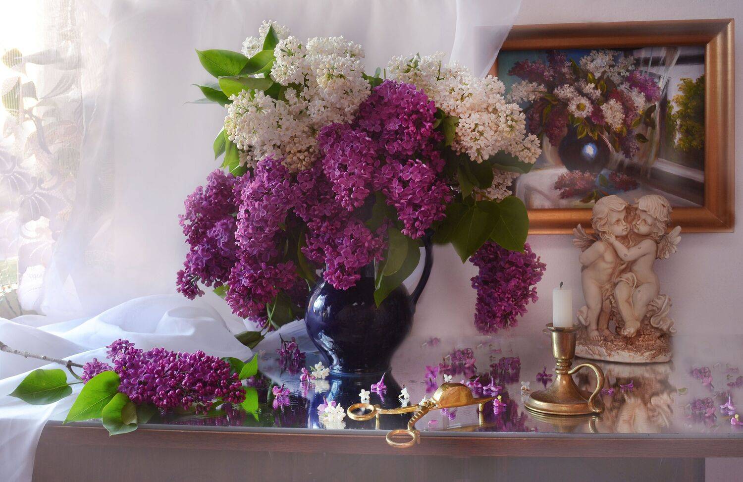 still life,натюрморт, цветы, фото натюрморт, фарфор, статуэтка, сирень, сиреневое настроение, свеча, подсвечник, отражение, латунь, картина маслом, зеркало, ангел, Колова Валентина