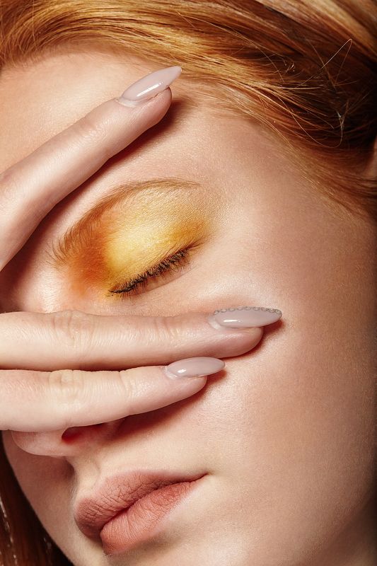 light , beauty , studio , colour , retouch , asen andreev , portrait , face , nails , makeup , make up , hair , orange , light, ginger   Ginger freshness фото превью