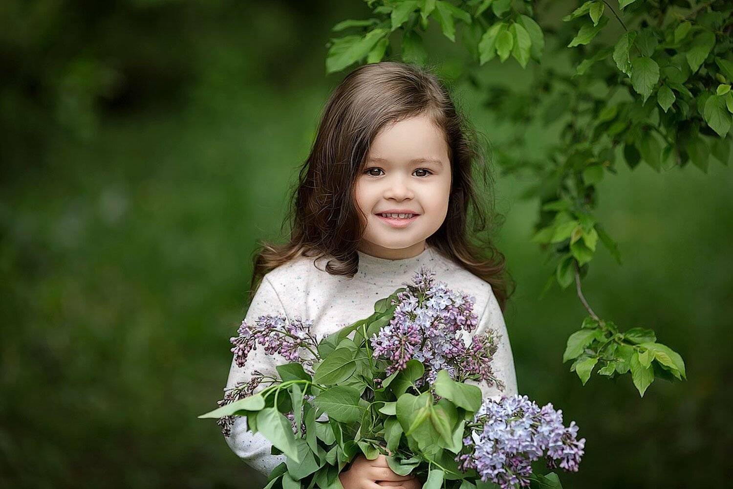 зеркальный фотоаппарат canon markiii, прогулка, фотосессия, детский и семейный фотограф, фотопроект, дети, красота, девочка, красотка, красивые волосы, глаза, взгляд, любовь, счастье, весна, портрет, дерево, восторг, Францева Ольга