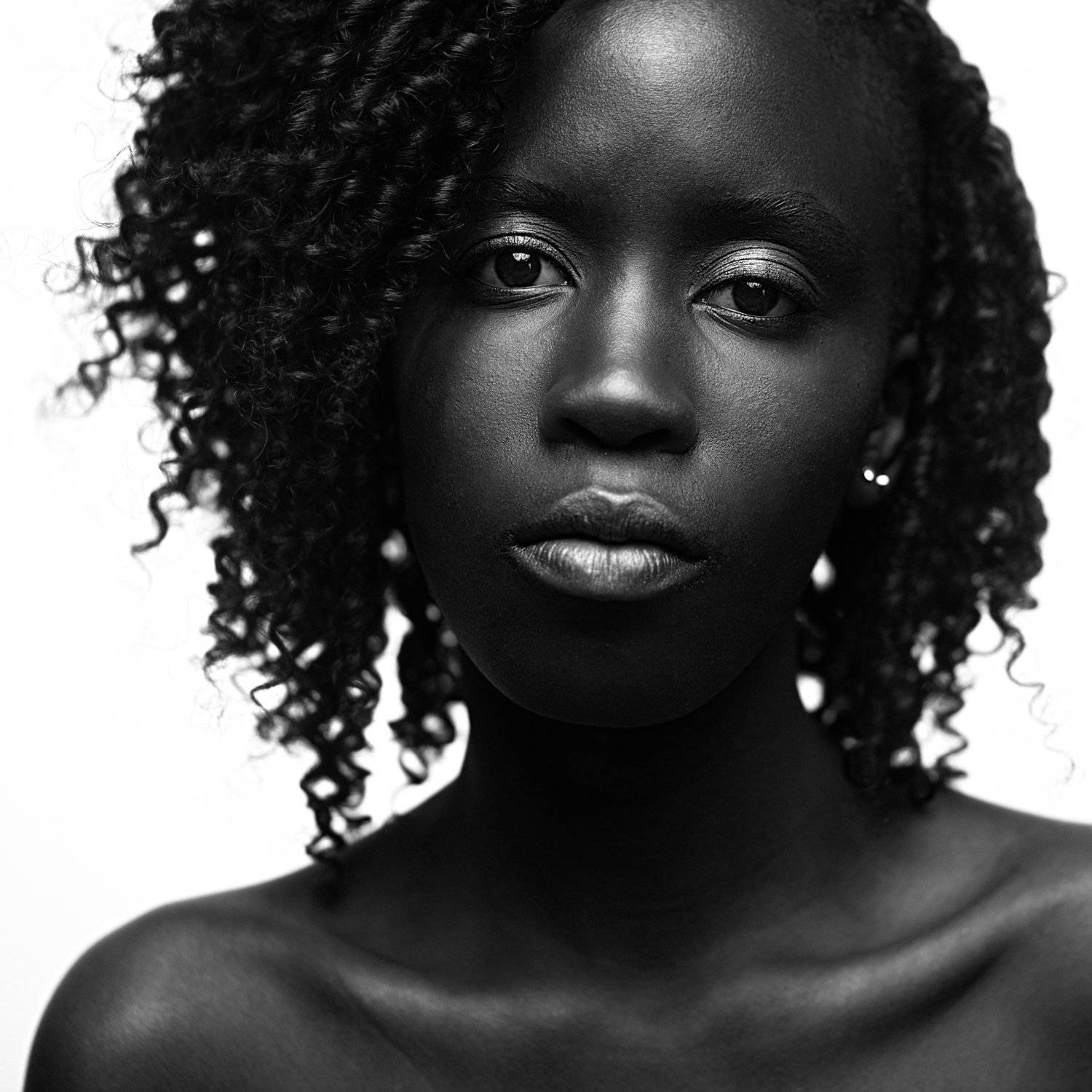 Портрет, Студия, Взгляд, Глаза, Темнота, Чернота, Кожа, Губы, Спокойствие, Кудри, Девушка, Михаил Землянский