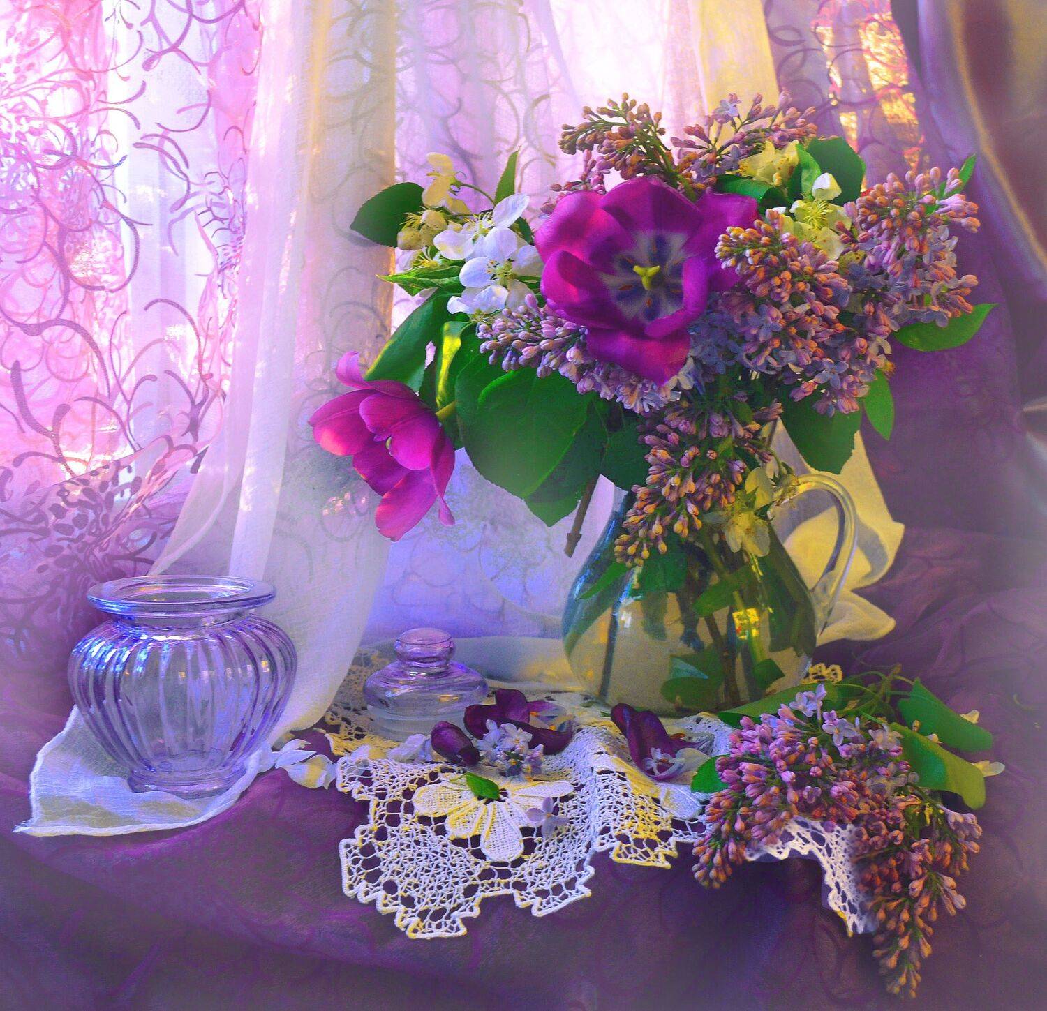 still life,натюрморт, фото натюрморт, тюльпаны, сирень, май, закат, весна, Колова Валентина