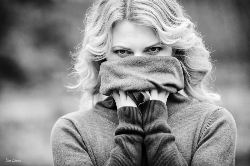 девушка, глаза, руки, взгляд, пальцы, черно-белая, bw, волосы, прическа Глаза мои - двери мои и замки мои... фото превью