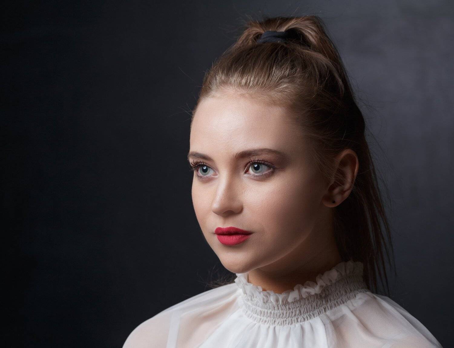 портрет девушки, Олег Богданов