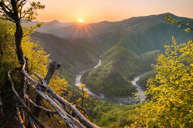 #rodopean_mountains, #sunrise, #travel, #bulgaria, #river, #arda, #meander, #spring, #journey Родопский восход солнца фото превью