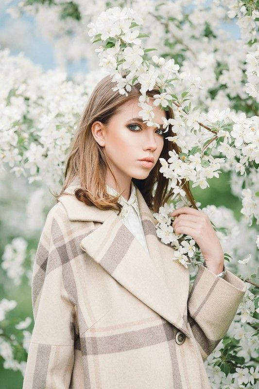 яблоневый цвет, яблони, портрет, девушка, весна, улица, парк, модель, белый, цветы в белом цвете фото превью