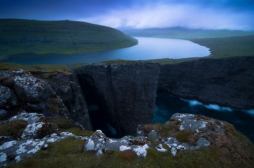 Lake over the Ocean