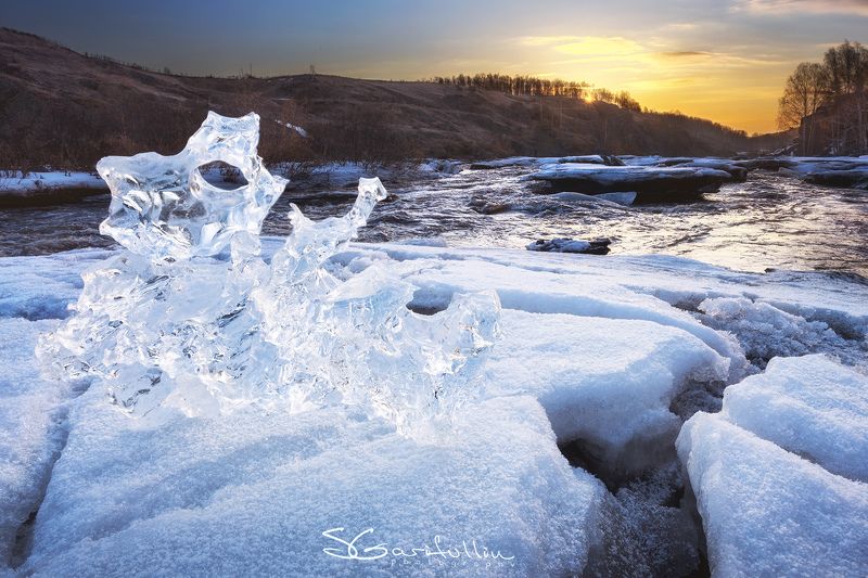 Урал, Средний Урал, Исеть, река, Ревун, льдина, лед, лёд Уральская медуза. фото превью