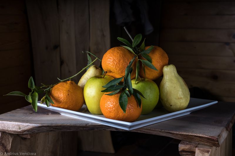 Apples, guava and mandarins фото превью