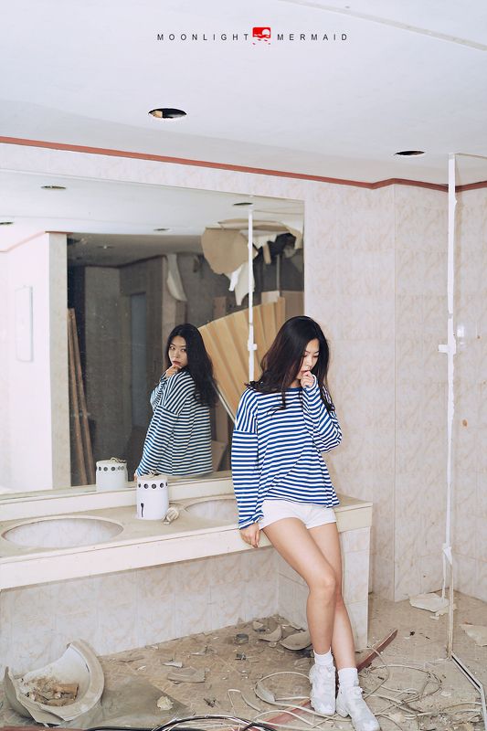 #mirror another in the mirror фото превью