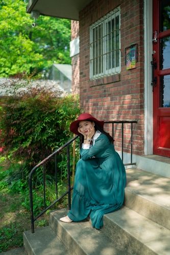 girl with red hat