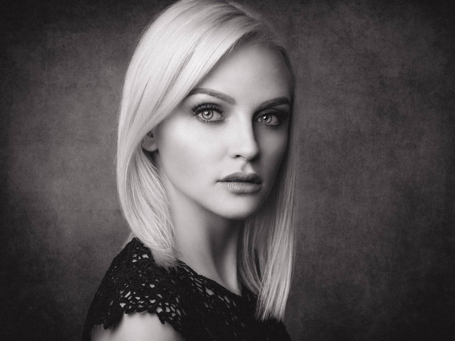 portrait, black and white, headshot, blonde, Michael Schnabl