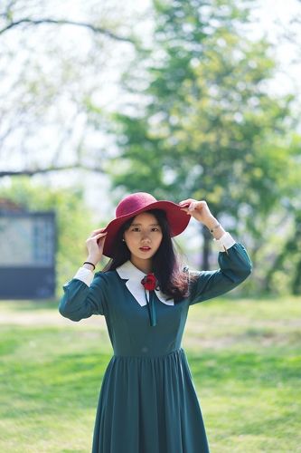 girl with red hat