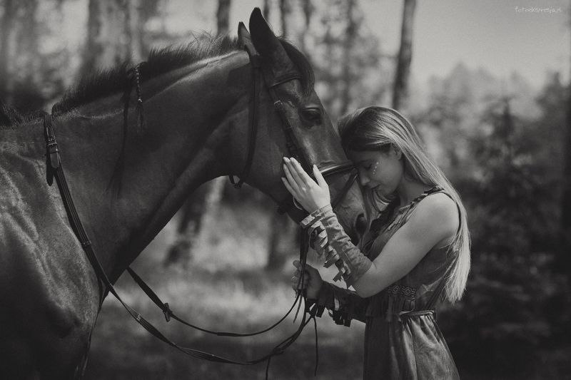 EM фото превью