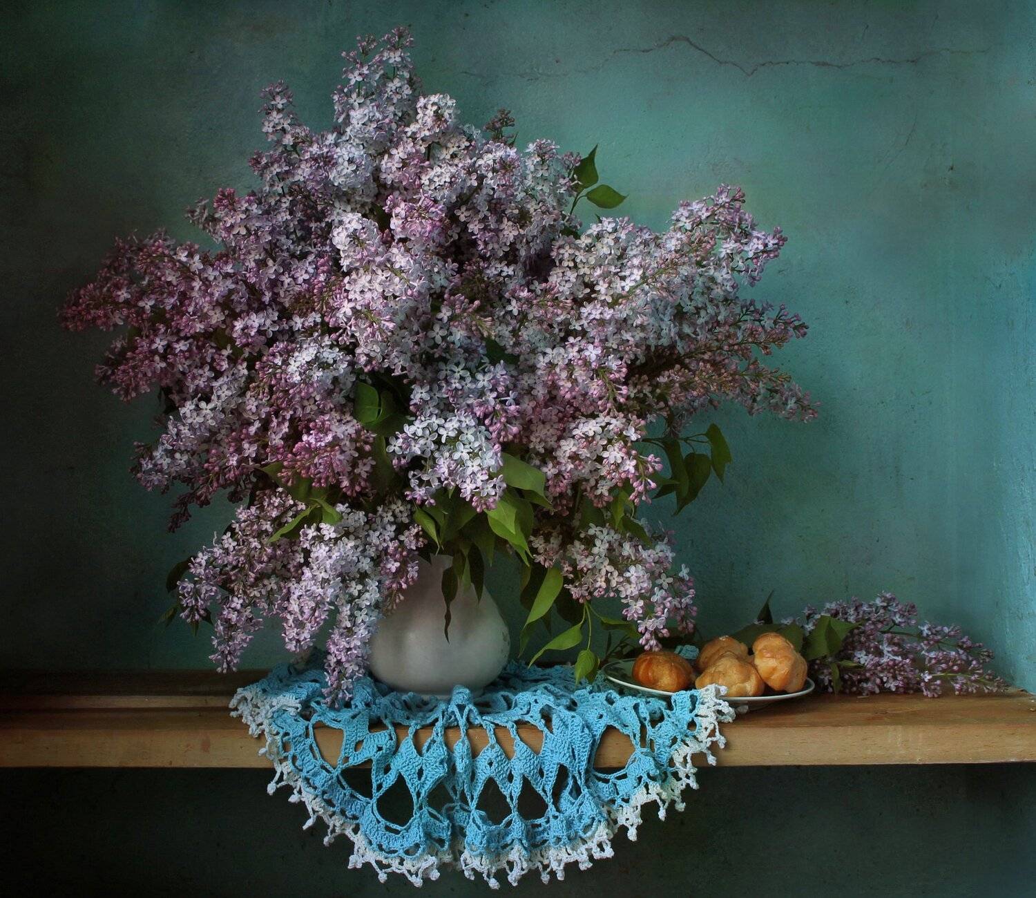 натюрморт, весна, цветы, сирень, пирожные, Ковалева Светлана