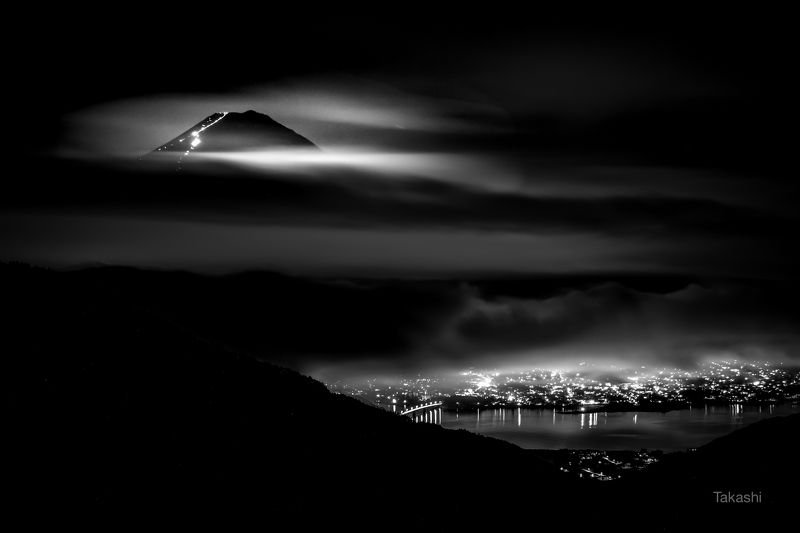 Fuji,night,clouds,mountain,Japan,lake,light, Mountain climbing of the heavens фото превью