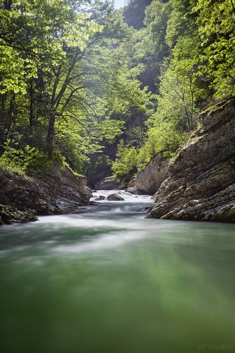 Горная река Курджипс