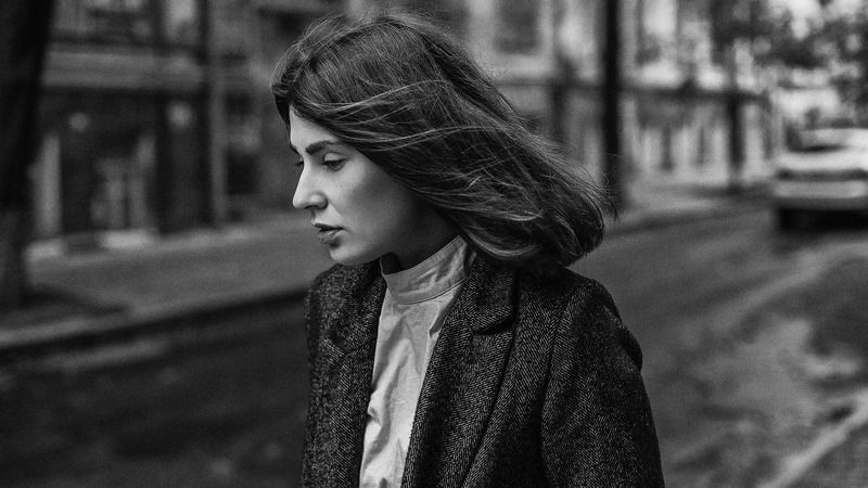 phfranpolonskiy franpolonskiy franpolonskiyphotographer girl woman monochrom bw blackandwhite autumn street portrait fashion beautiful young best [ Ann Grigel ] фото превью