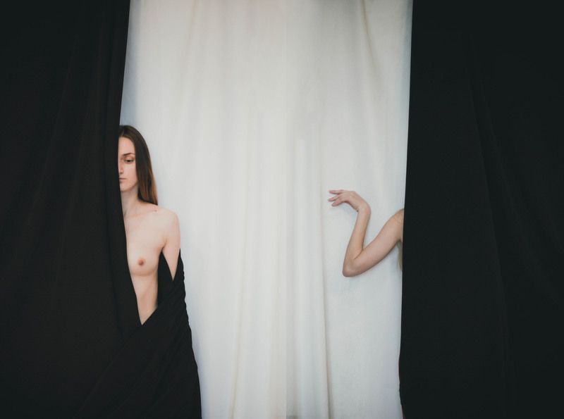 White, red and black фото превью