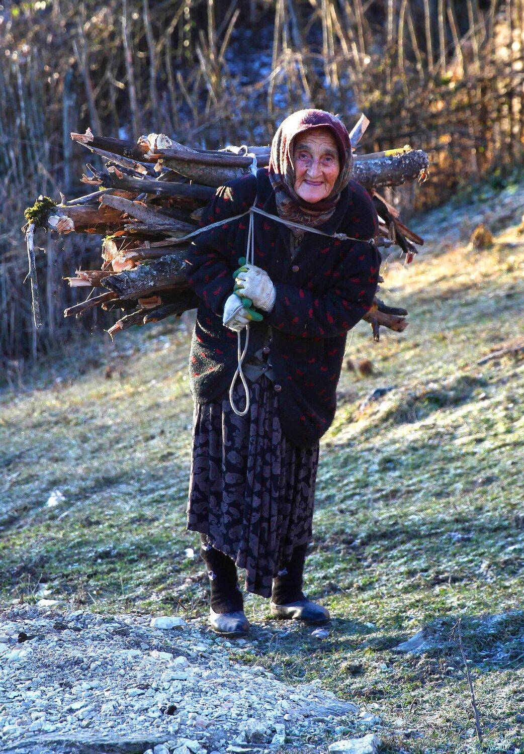 бабушка,дрова,жанр., Marat Magov