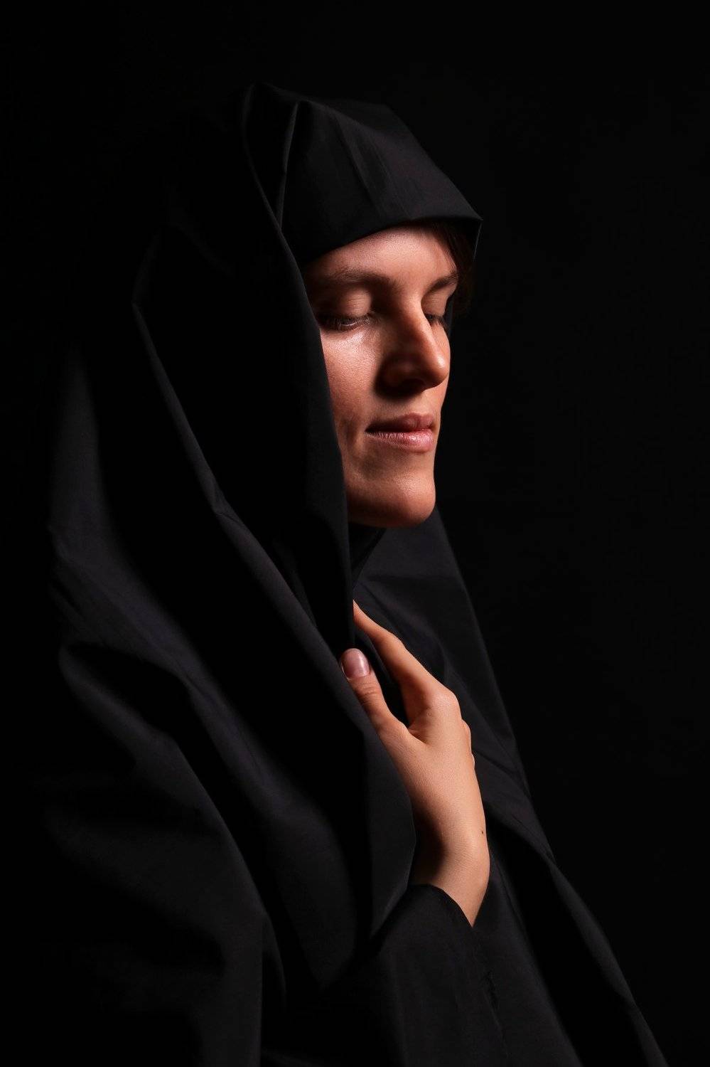 религия,	девушка,	женский портрет, монахиня,	портрет,	студия, монашка, фото студия, Мелитополь, portrait, a nun, girl, woman, young, black, studio, Мелитополь, Владимир Переклицкий