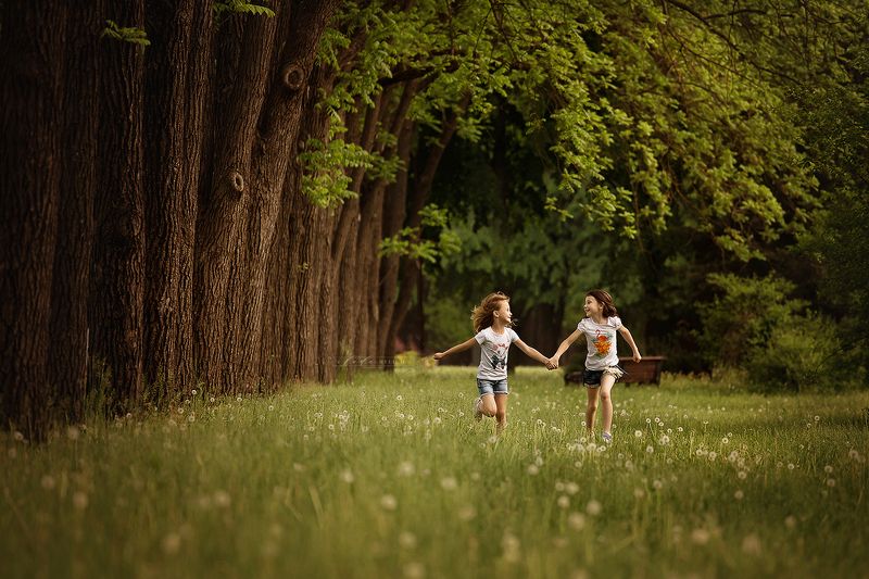 сестры, дети, детская фотосессия, влада былич, фотограф влада былич, семейный фотограф, детский фотограф краснодар, семейный фотограф краснодар, детство  фото превью