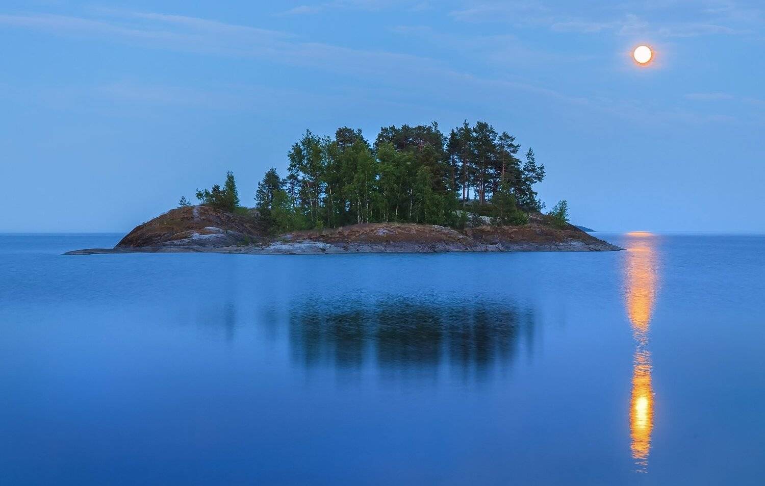 ладожское озеро, карелия, шхеры, лето, берег, фототур, остров, путешествие, плавание, вода, луна, полнолунье, белые ночи, отражение., Лашков Фёдор