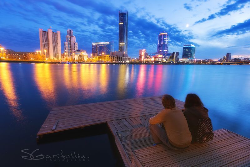 Екатернибург, набережная, Исеть, пара, Урал, Средний Урал Теплый вечерний Екатеринбург фото превью