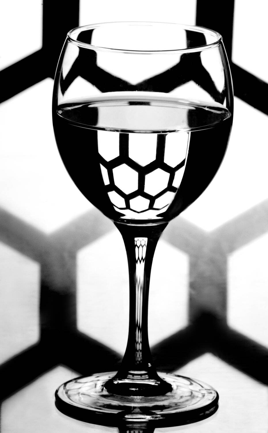 бокал, черно-белое, соты, Мария Братан