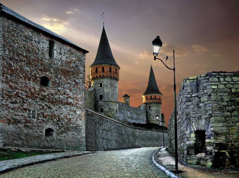 Внутри замка в Каменец-Подольском фото превью