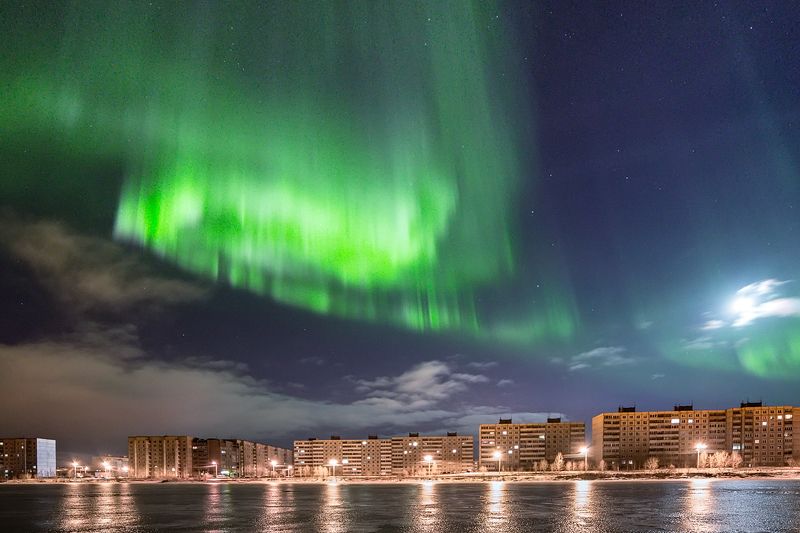 полярное,северное,сияние,озеро,ночь,город,здания,набережная, Подсветка набережной фото превью