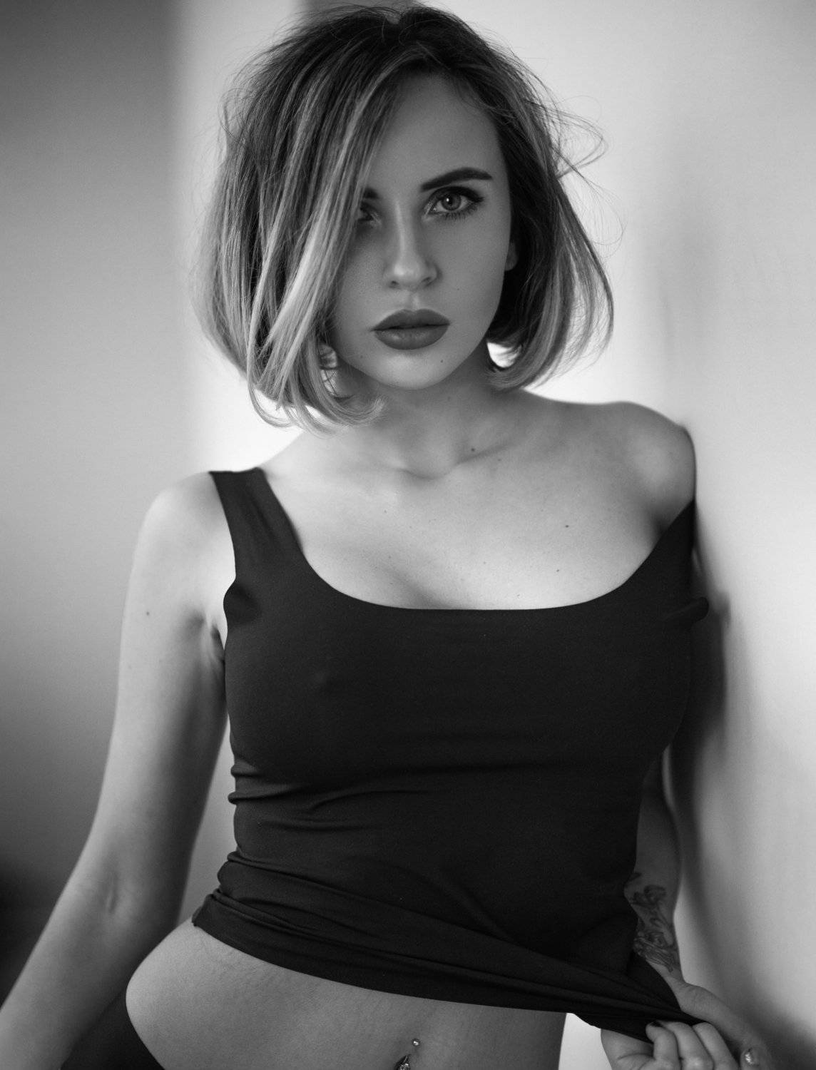 portrait,indoor,monochrome,sensual,sexy,natural light,window light,beautiful,cute,bw, Андрей Фирсов