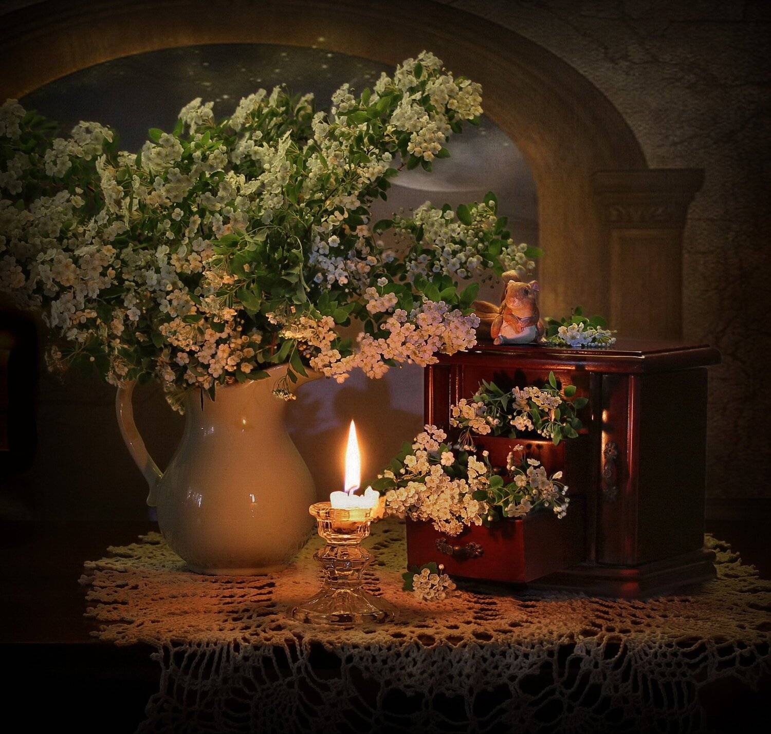 натюрморт, весна, цветы, спирея, белка, керамика, Ковалева Светлана