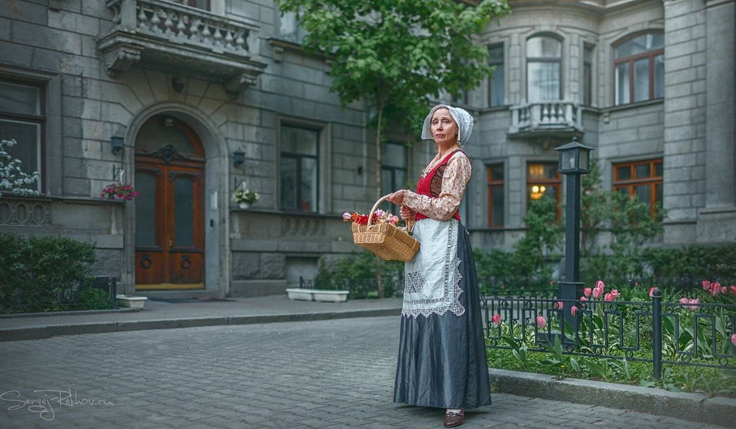 двор, цветы, цветочница, питер, модель, Сергей Рехов