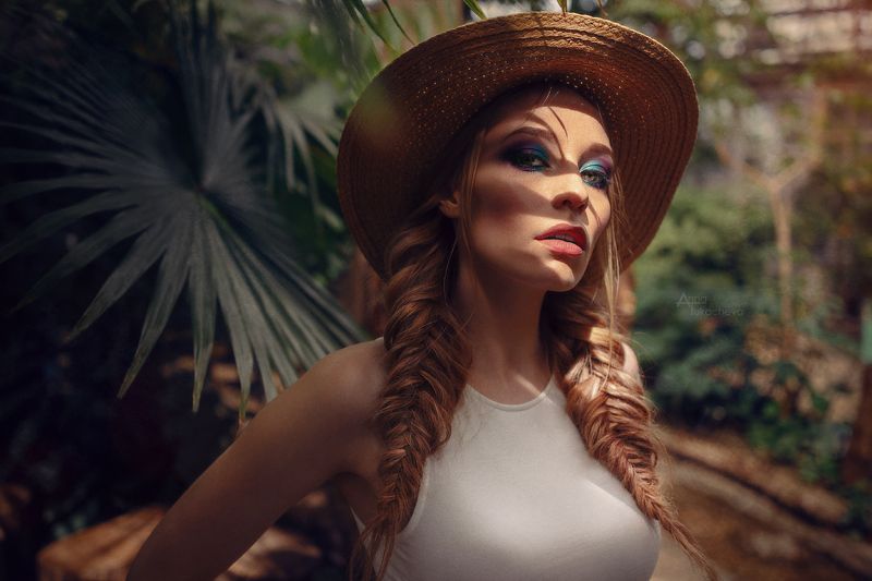 girl shadow jungleforest trees Indiana Jone\'s GIrlfriend фото превью