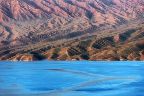 Цветные зигзаги озера Бартогай