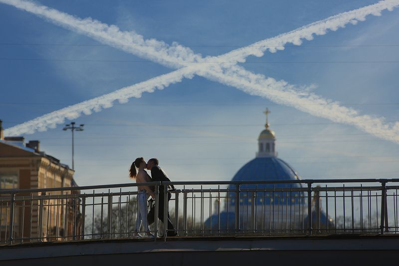 мост, храм, провода, крест, поцелуй, романтика, двое, отношения, позитив, питер, ст. петербург, парочка Это судьба! фото превью