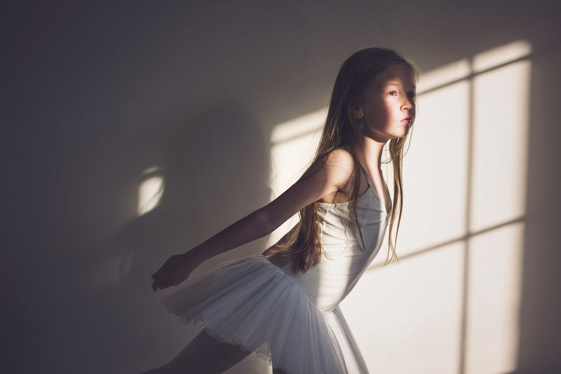 girl, portrait, natural light, ballerina, fly, Ines фото превью