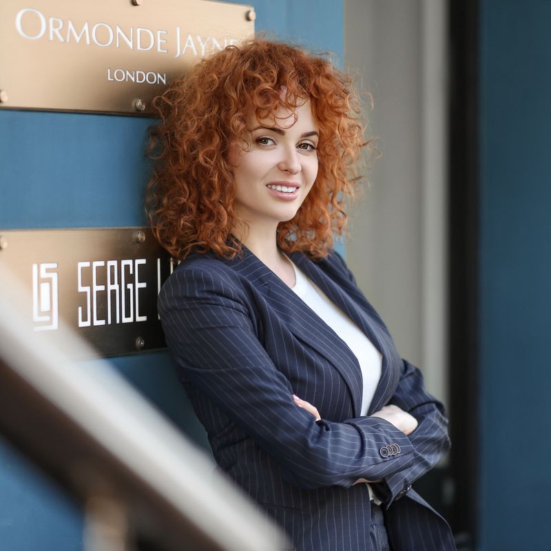 девушка арт портрет красивая art foto Кудряшка фото превью