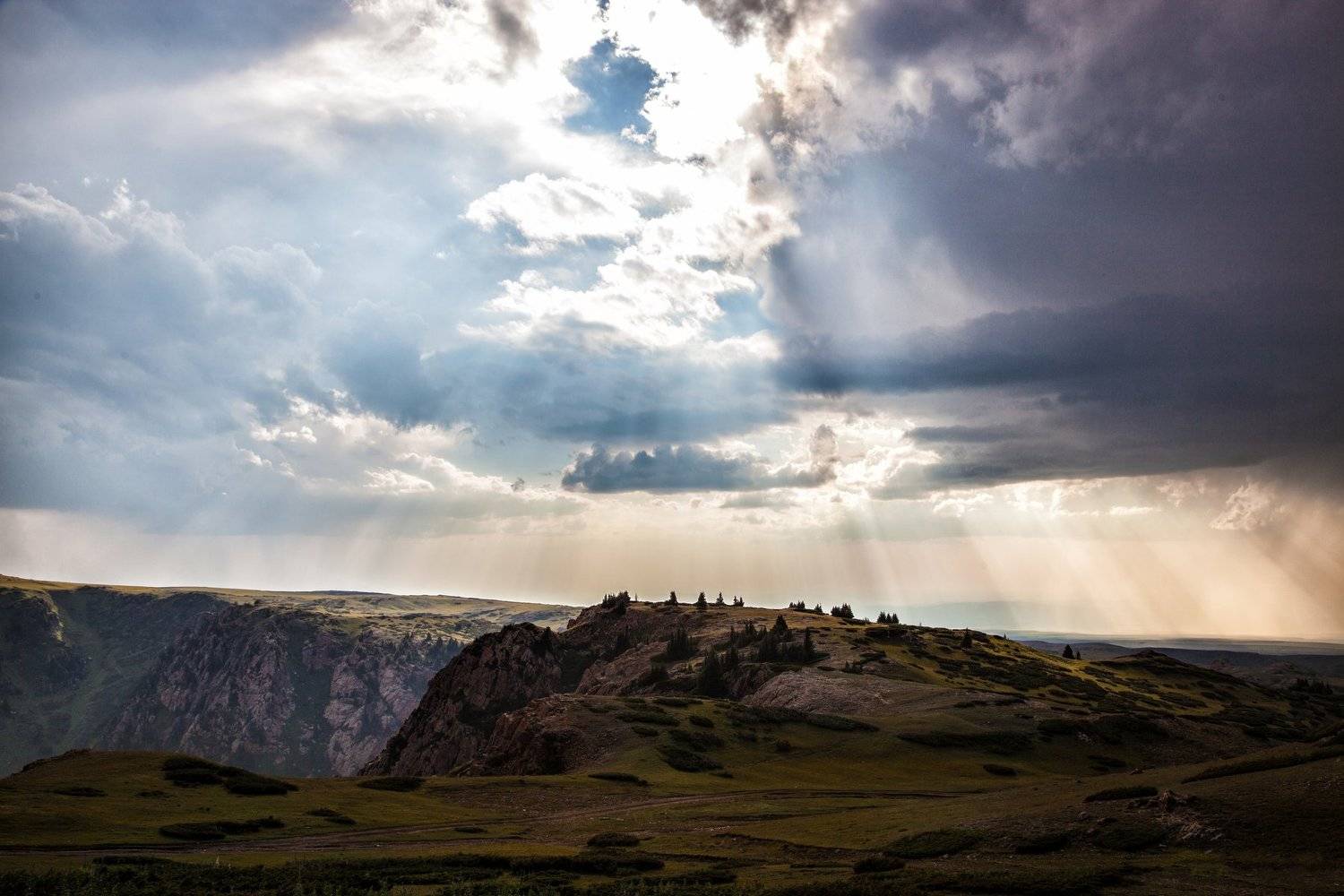 пейзаж, природа, облака, тучи, солнце, лучи солнца, горы, красиво, фотограф Алматы, Алматы, Казахстан, landscape, nature, clouds, cloud, sun, kazakhstan, , Вера Иванова