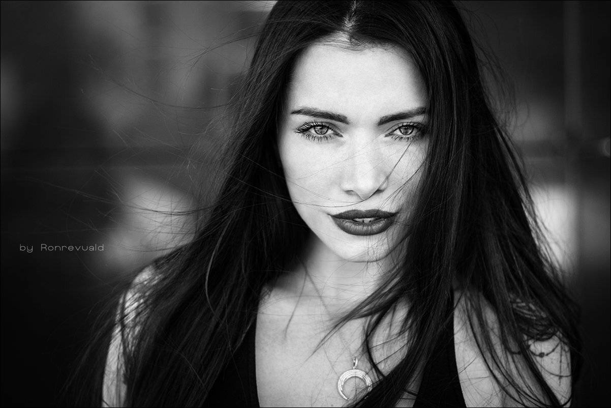 girl,portrait,light,street,beauty,fashion,eyes,moscow,свет,портрет,девушка,москва,blackandwhite,black&white,чернобелое, Ronrevuald