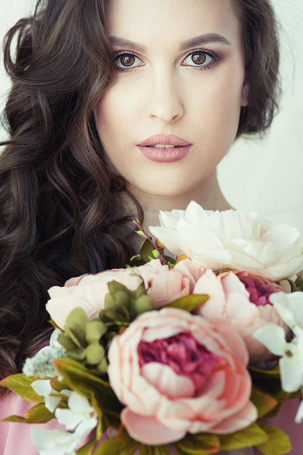 девушка, красивая, цветы, весна, взгляд, губы, красота, мода, Дарья Комарова