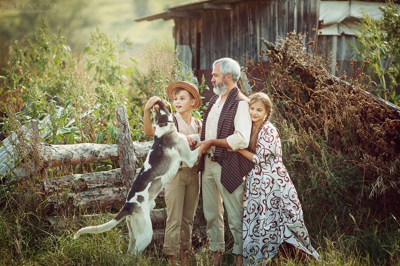 лошадь телега детсво света лето деревня мальчик девочка дедушка сено сенокос рыбалка речка привал хлеб отдых жара  фото превью