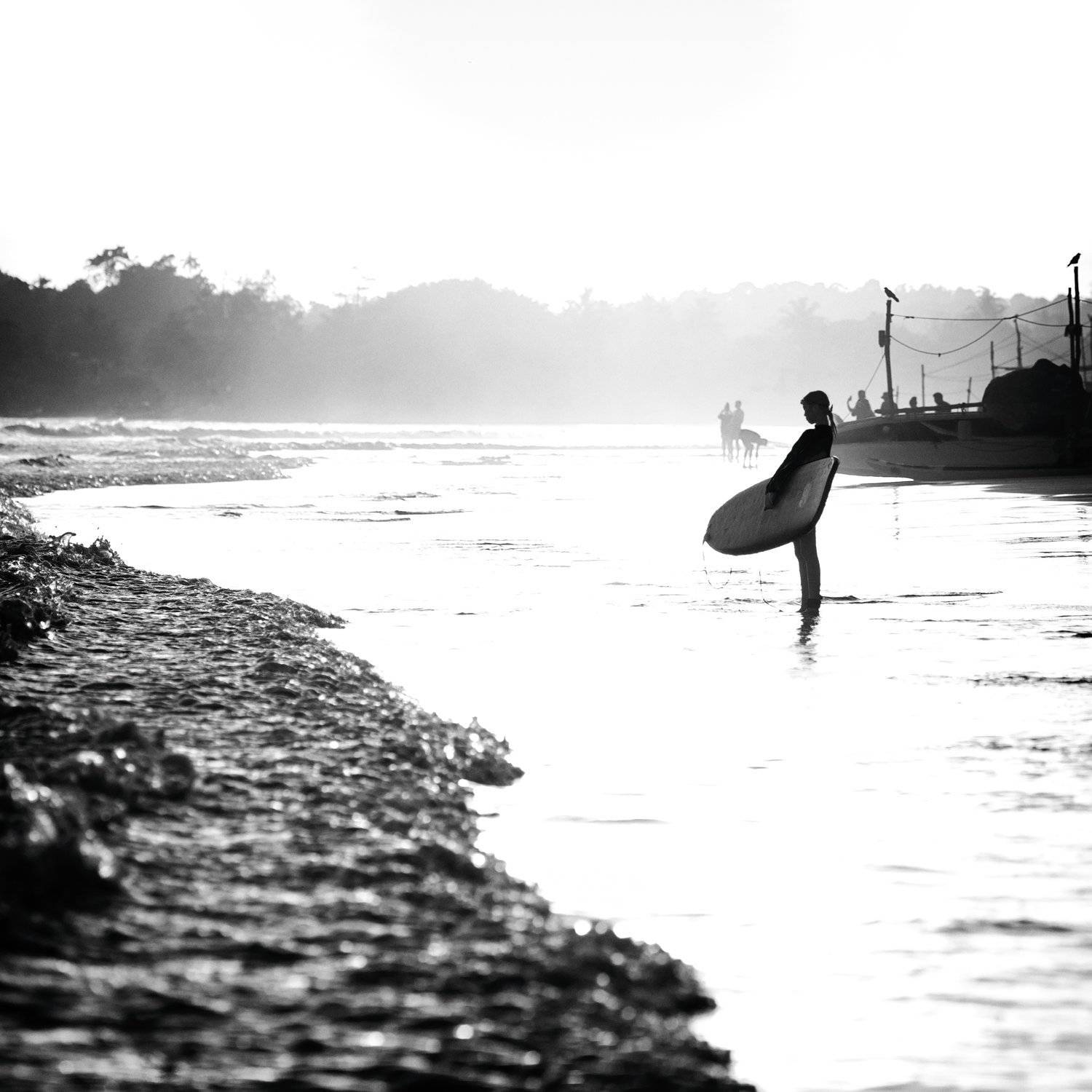 мысли о море, серфинг, серфингистка, девушка на берегу, велигама, шри-ланка, Стяжкин Дмитрий