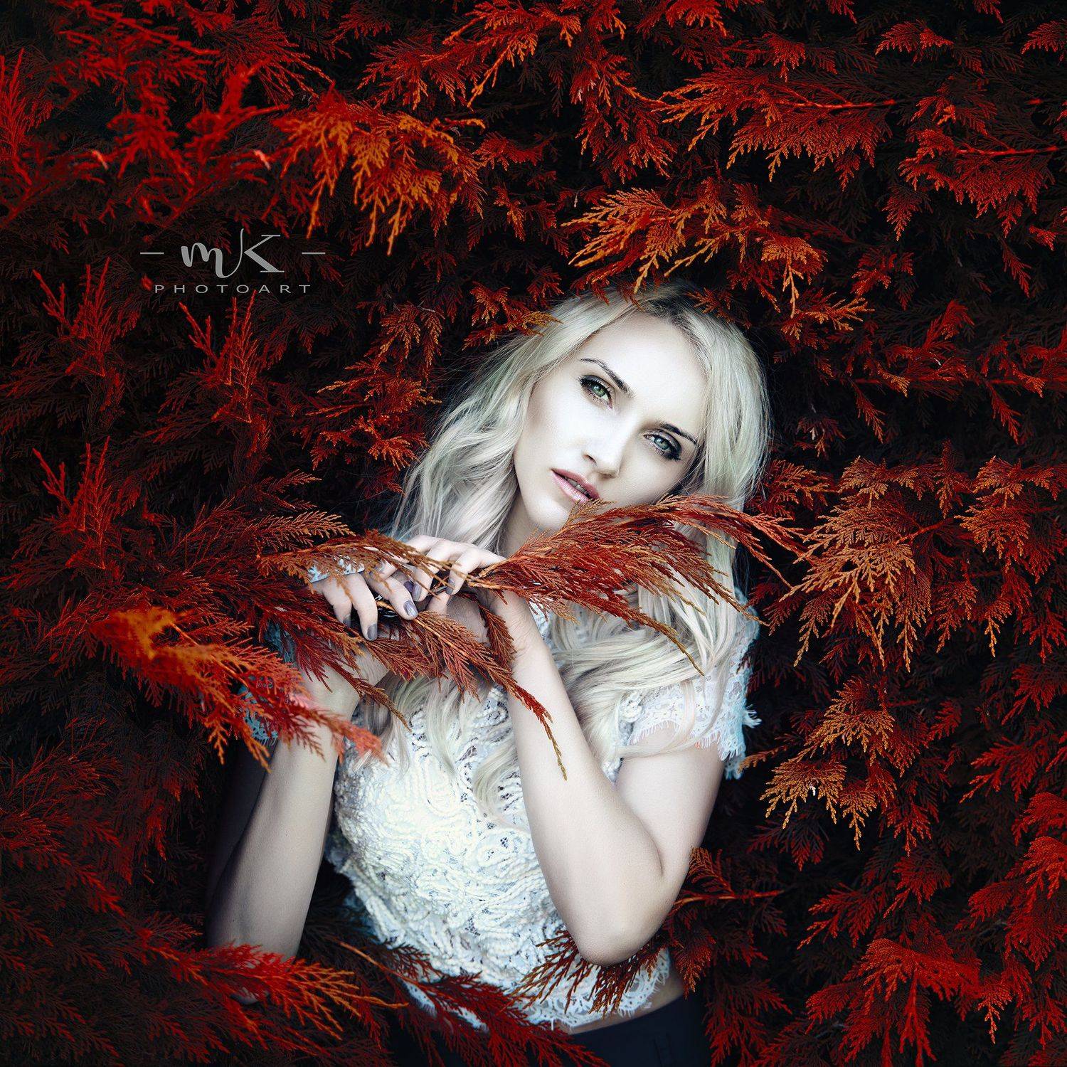 lady , blond , eyes ,red, Marius Kalinauskas