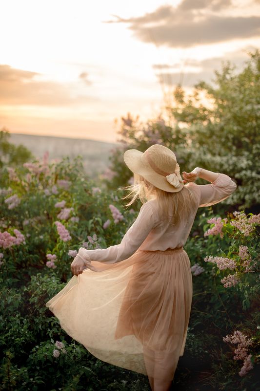 девушка, портрет, лето, май, солнце, В саду моем... фото превью