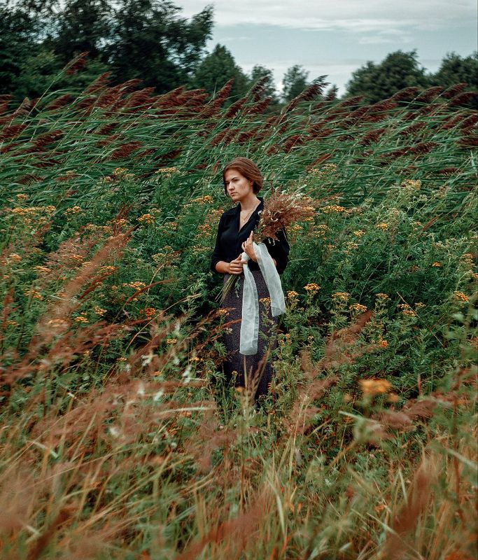 The girl in vilage фото превью