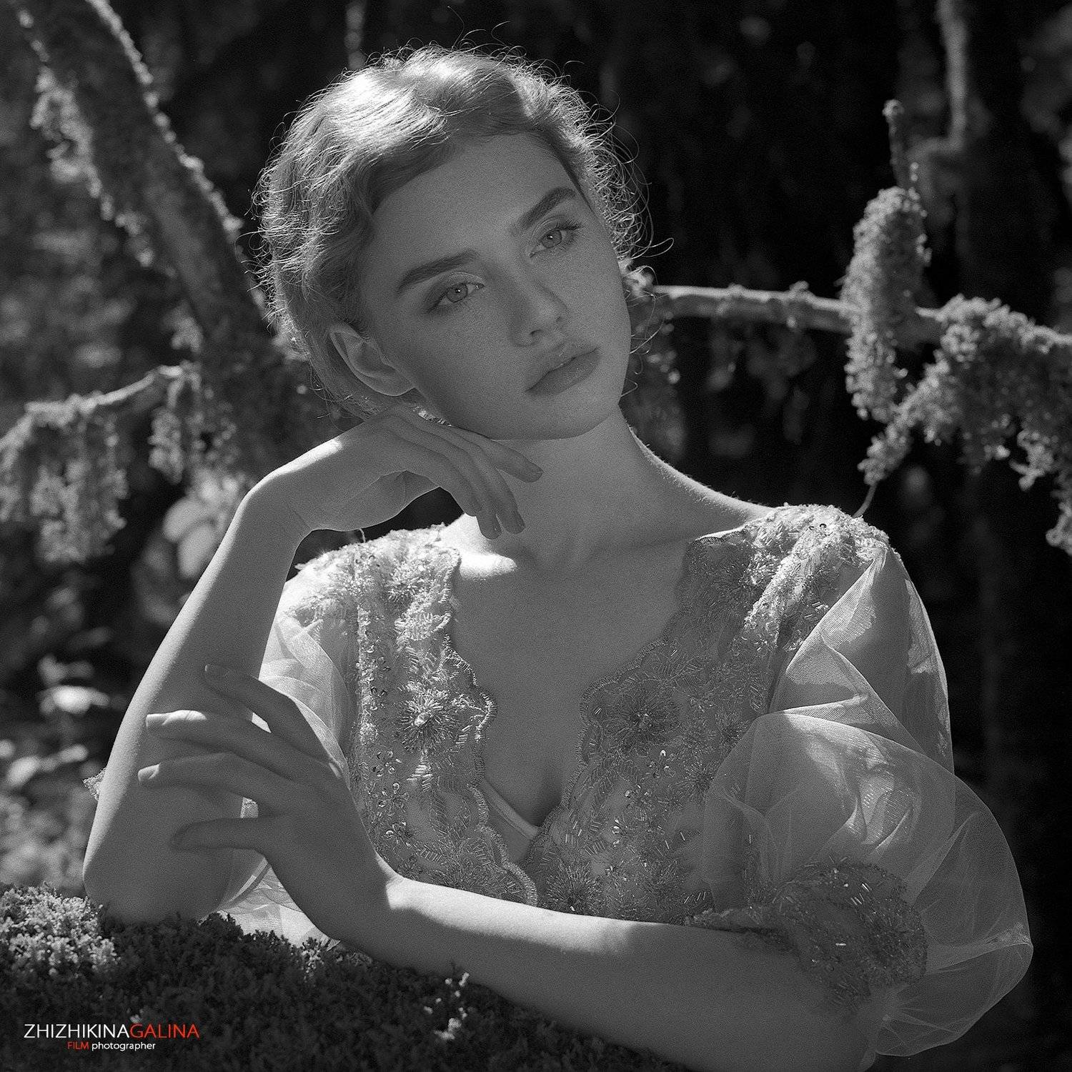 девушка, портрет, лицо, глаза, взгляд, рыжая, черно-белое,, Галина Жижикина