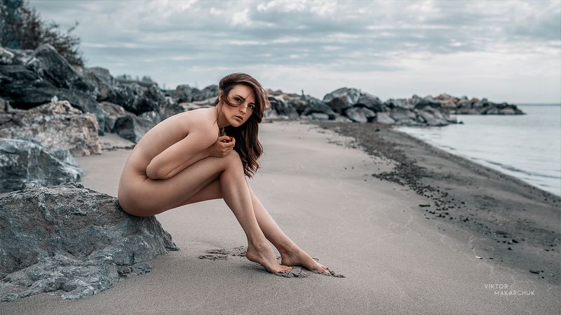 nude, portrait,model,beach,water,nu,color,face,wind,hair,look,nature,stones,mood, style * * * фото превью
