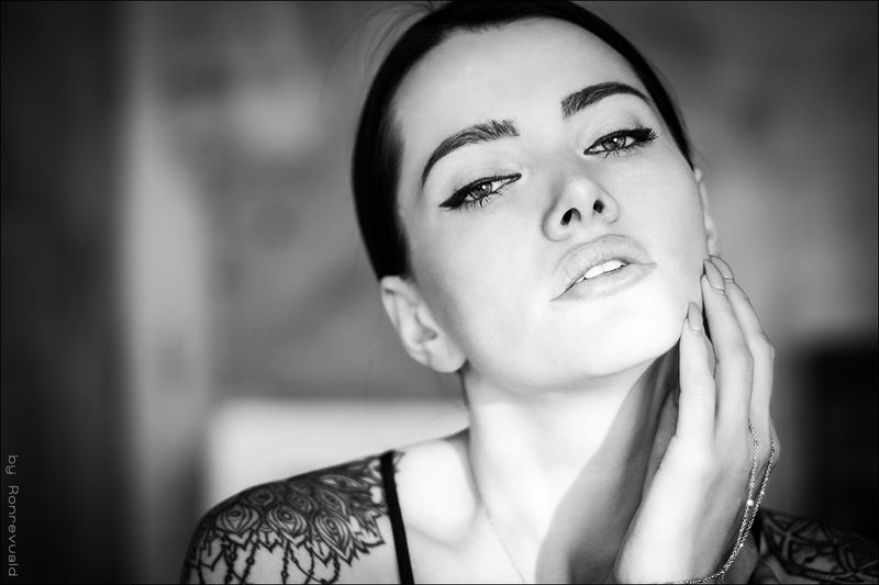girl,portrait,light,street,beauty,fashion,eyes,moscow,свет,портрет,девушка,москва,blackandwhite,black&white,чернобелое Adel фото превью